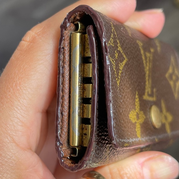Louis Vuitton key holder - Picture 5 of 10